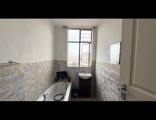 2 BEDROOM APARTMENT FOR SALE IN SUNNYSIDE